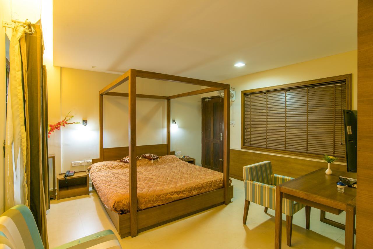 Haritagiri Hotel Kalpetta Eksteriør billede
