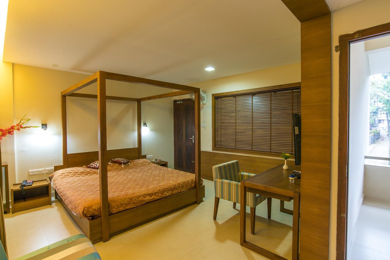 Haritagiri Hotel Kalpetta Eksteriør billede