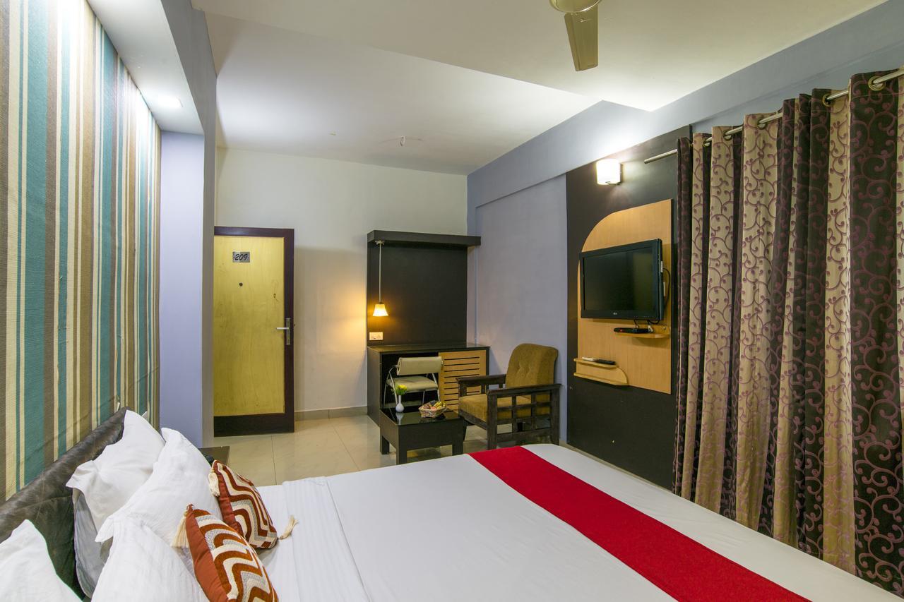 Haritagiri Hotel Kalpetta Eksteriør billede