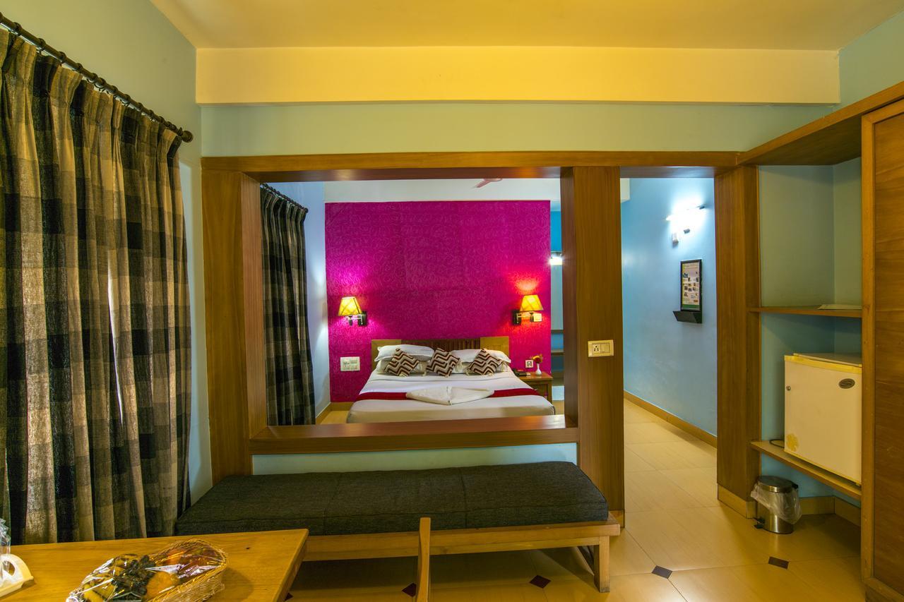 Haritagiri Hotel Kalpetta Eksteriør billede